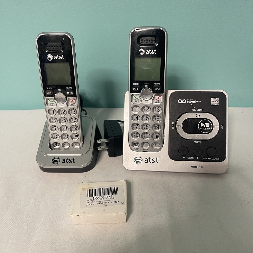 AT&T CRL81212 (2) Cordless Phone With Base Charger Black Silver Tested Charges